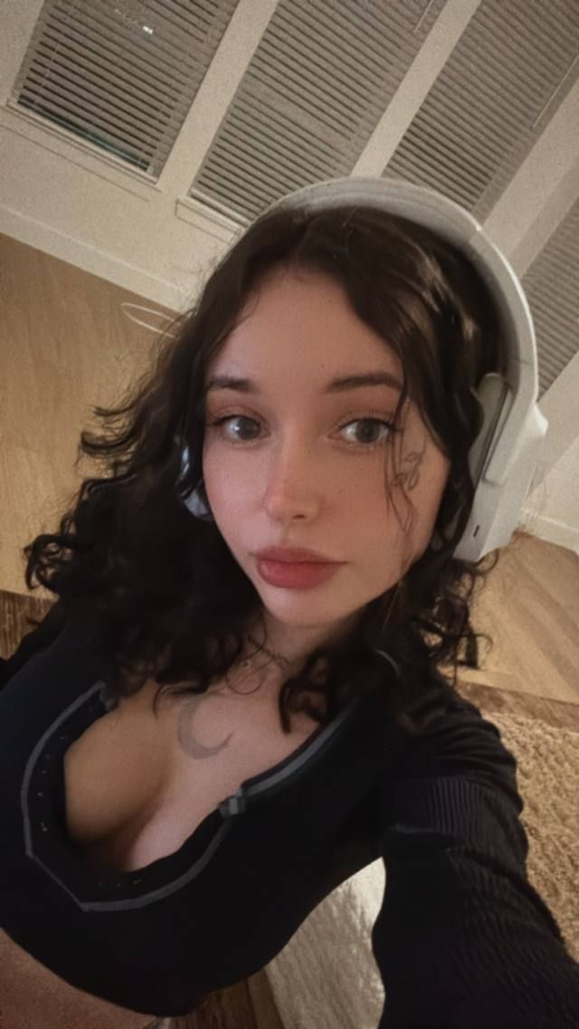 DOWN TO FUCK 💦 - Image 3